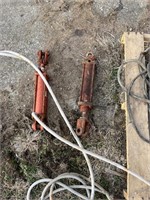 (6) hydraulic rams. Condition unknown