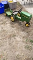 Awesome John Deere ERTL pedal tractor with