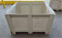 PLASTIC CRATE