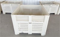 PLASTIC CRATE