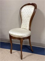 Antique Walnut spoon back chair 17"x38”