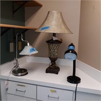 3 tabletop lamps