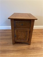 WOODEN CABINET / END TABLE WITH ONE DRAWER & DOOR