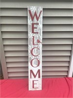 Wooden cardinal welcome sign