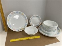 Corelle Friendship Pattern Dinnerware App 20 Pc