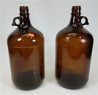 Set of 2 glass jugs