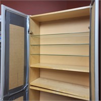 M221 Storage cabinet w doors