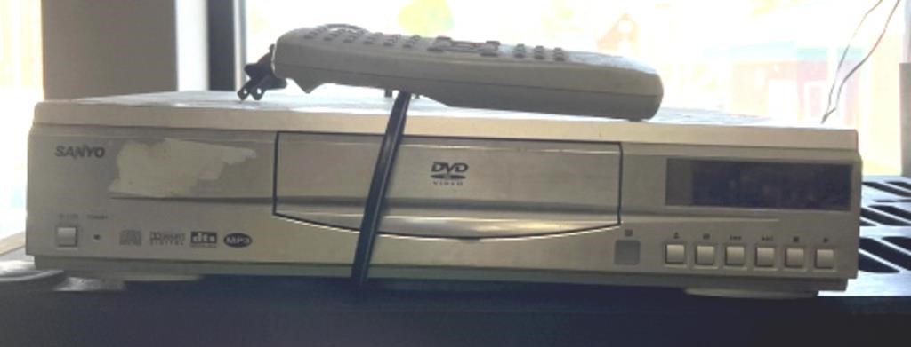 Sano DVD player with remote