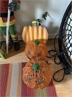 3 pumpkin decor