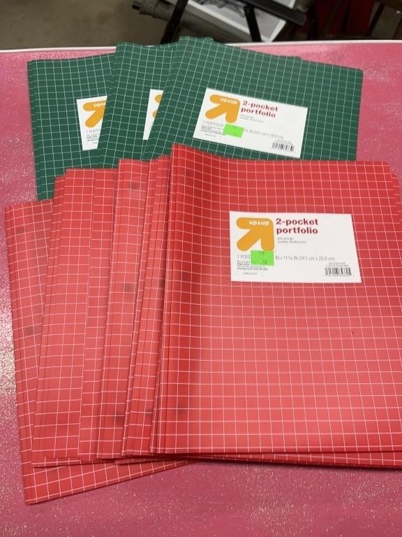 14 two pocket folders, red and green