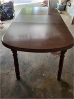 Dining Room Table w/ Leaf