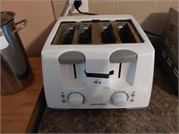 Four slice toaster