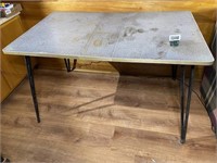 Vintage Kitchen Table w/Leaf, Metal Legs,