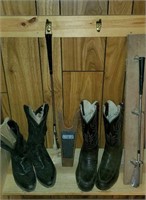 Cowboy boots, set of 2 with boot jack, shoehorns