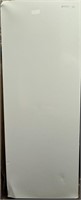 Insignia 7 CuFt Garage Ready Upright Freezer read