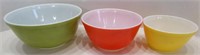 SET OF 3 PYREX SOLID COLOR MIXING BOWLS