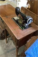 Vintage New Home console electric sewing machine,