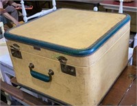 Vintage large arrow pack deluxe modern suitcase