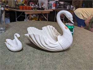 2 Lenox Swans