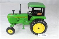 John Deere 4040 Tractor