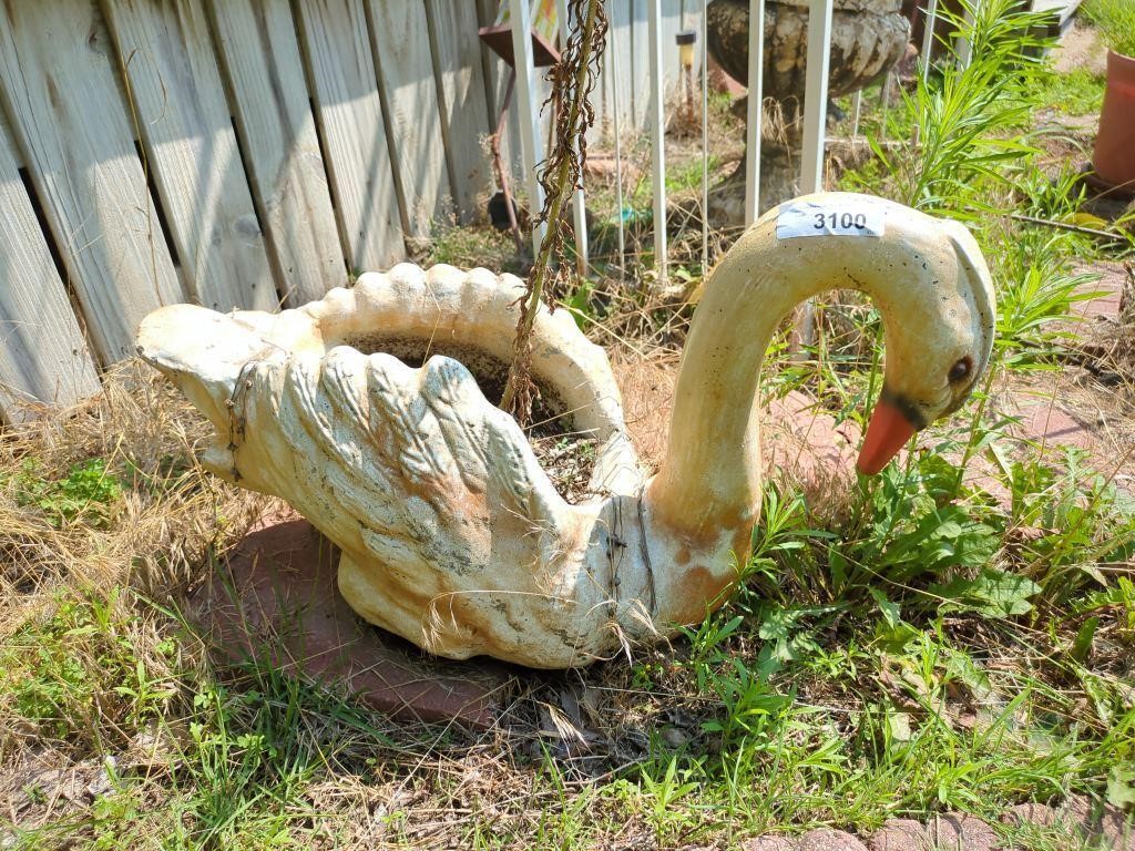 Concrete Swan planter - apporx. 3' long