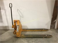 Burns pallet truck with 4,500 LBS capacity