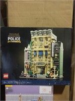 Lego police station 2927 pieces