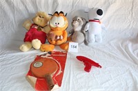 STUFFED ANIMALS & GAMES LOT