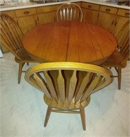 round clawfoot pedestal table and 4 chairs, leaf
