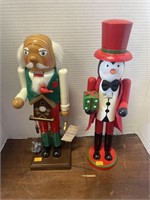 2 nutcrackers