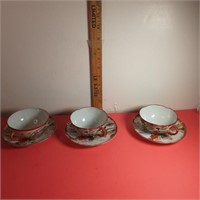 Set of 3 Kutani teacup and saucers