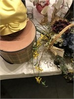 HAT & BOX, FLOWER ARRANGEMENT