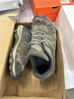 Merrill size 10 AC CENTOR3 slightly used sneakers