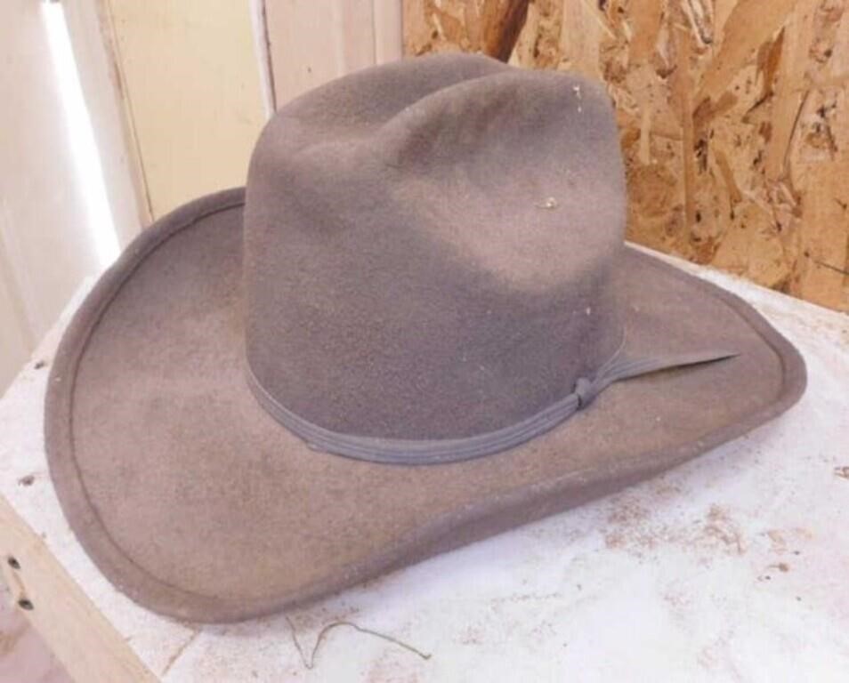 Felt cowboy hat - Boot cleaner