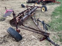 12Ft Cockshutt 225 Discer. Comes with Hydraulic