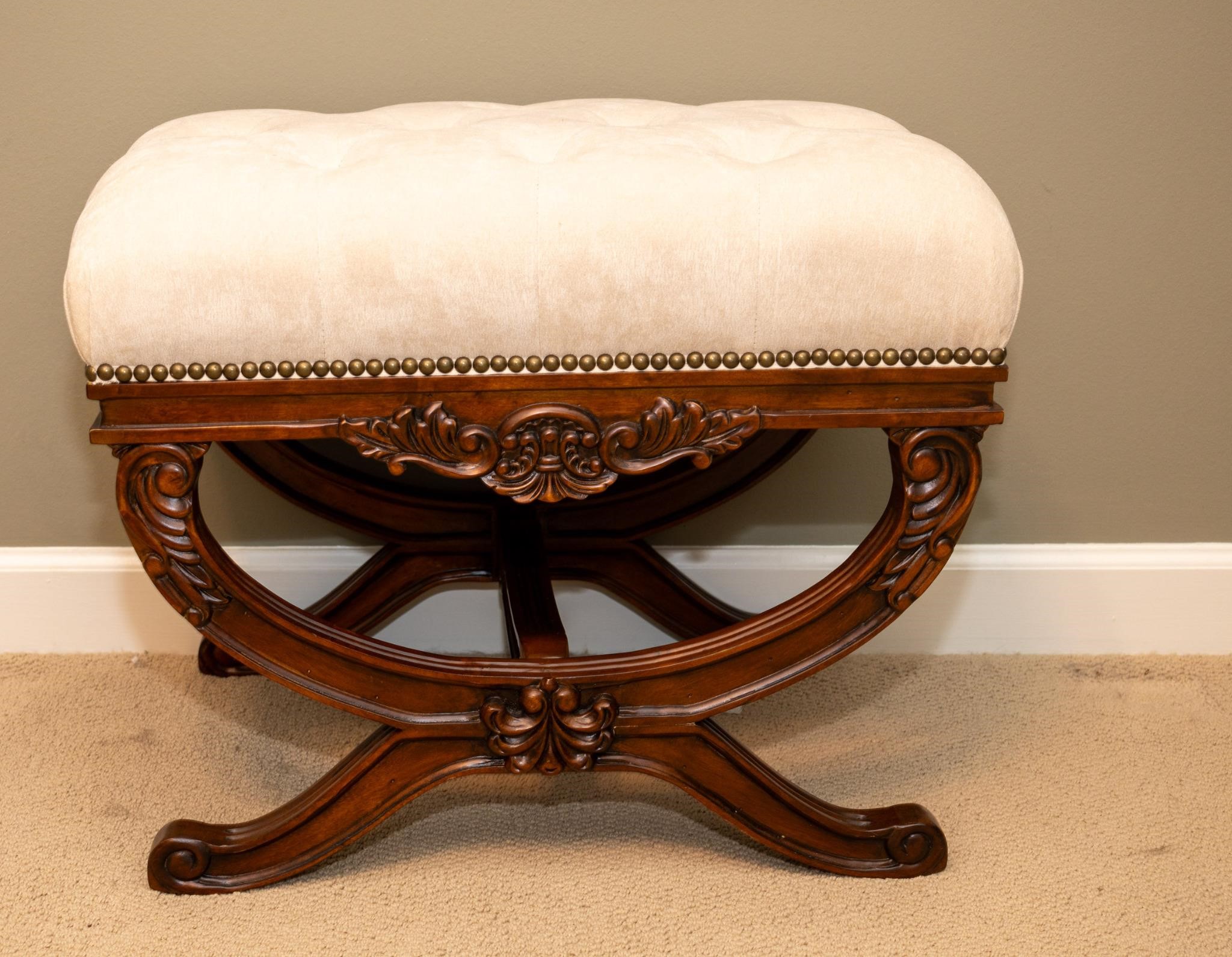 Contemporary tufted bench/stool