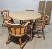 Dining table, 4 chairs, 2 leaves 48"31"