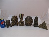 Lot de statuettes egyptiennes