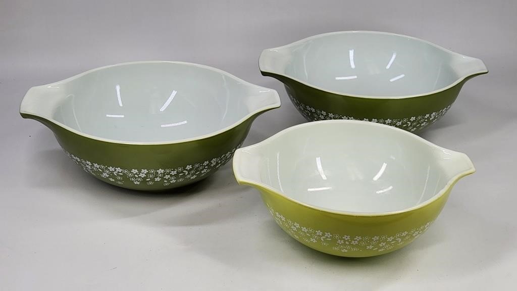 (3) VINTAGE PYREX SPRING BLOSSOM MIXING BOWLS