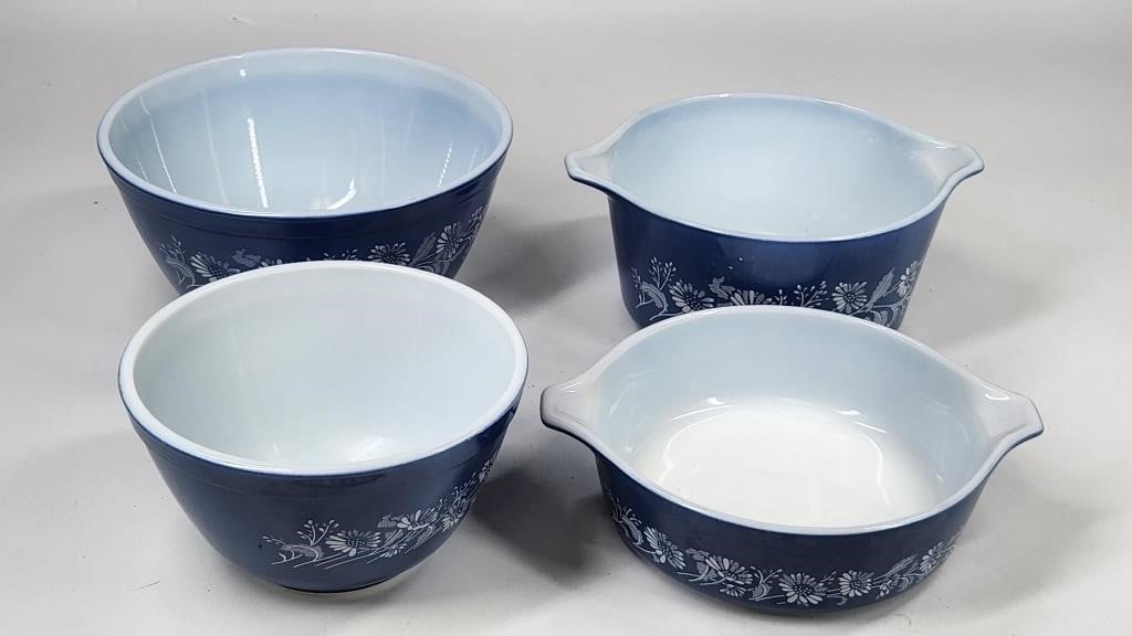 (4) VINTAGE PYREX COLONIAL MIST DISHES