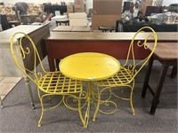 Mid Century Metal Cafe Style Table And Chairs