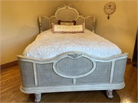 Queen White Gold Wood & Wicker Bed