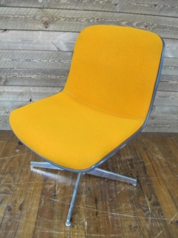 AMAZING MID CENTURY MODERN STEELCASE SWIVEL CHAIR