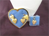 Lg Gold & Blue Pin Holder w/ 5 Gold Charms