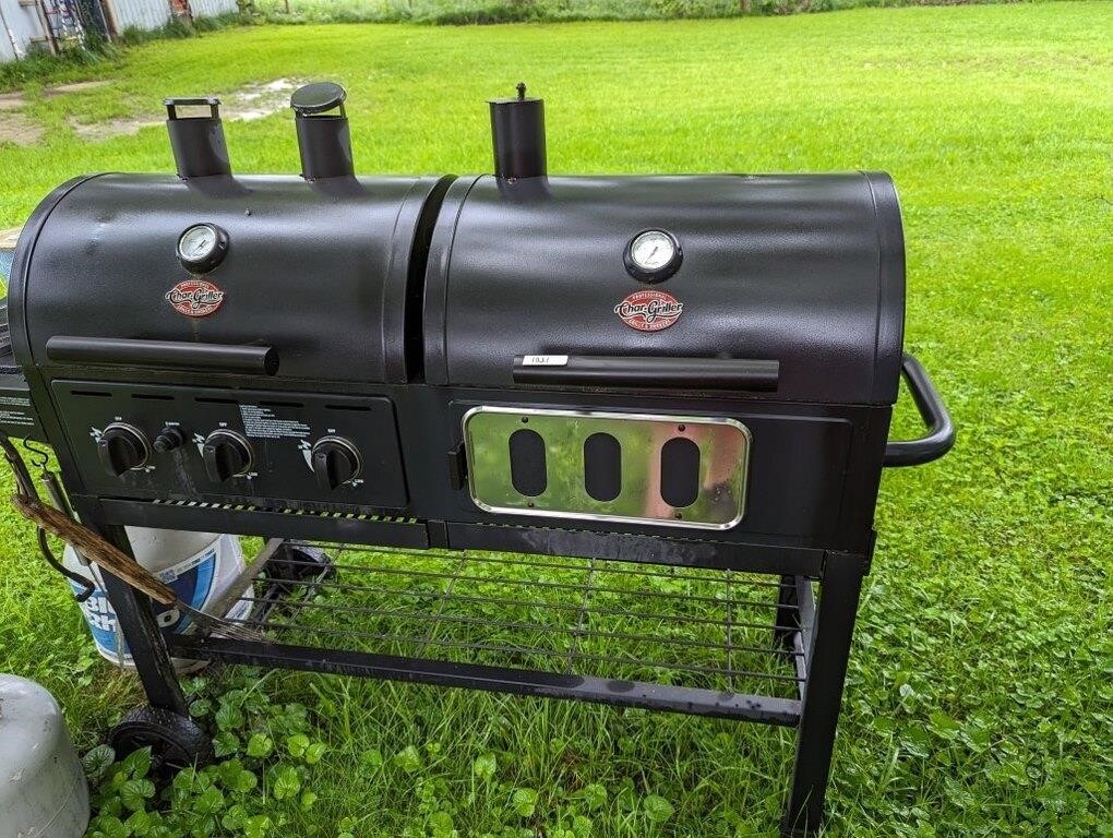 Char-Griller Grill- NO PROPANE TANKS