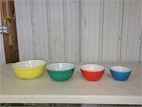pyrex complete set mixing bowls