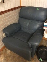 vinyl recliner 38x32