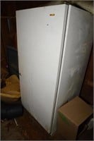 UPRIGHT FREEZER (CONDITION UNKNOWN)