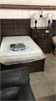 Pulaski 5 pc KING Bedroom Suite