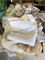 ASSORTED HANKIES, LACE, OTHER LINENS